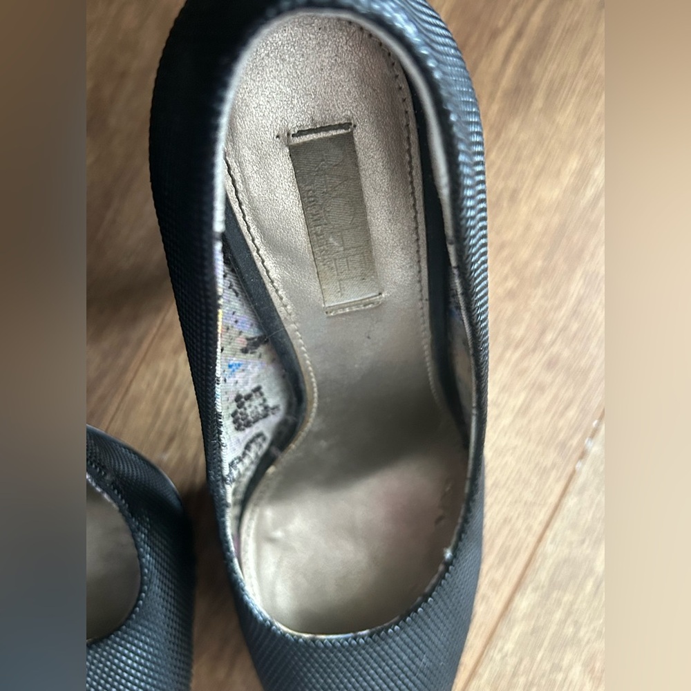 Rachel Roy high heel - Used clearly, but still fabulous and iconic shoes! - Picture 8 of 9